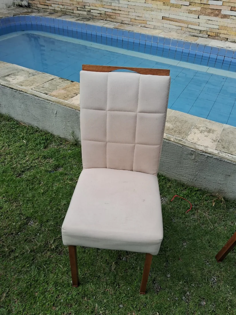 Depois do atendimento: cadeira estofada
